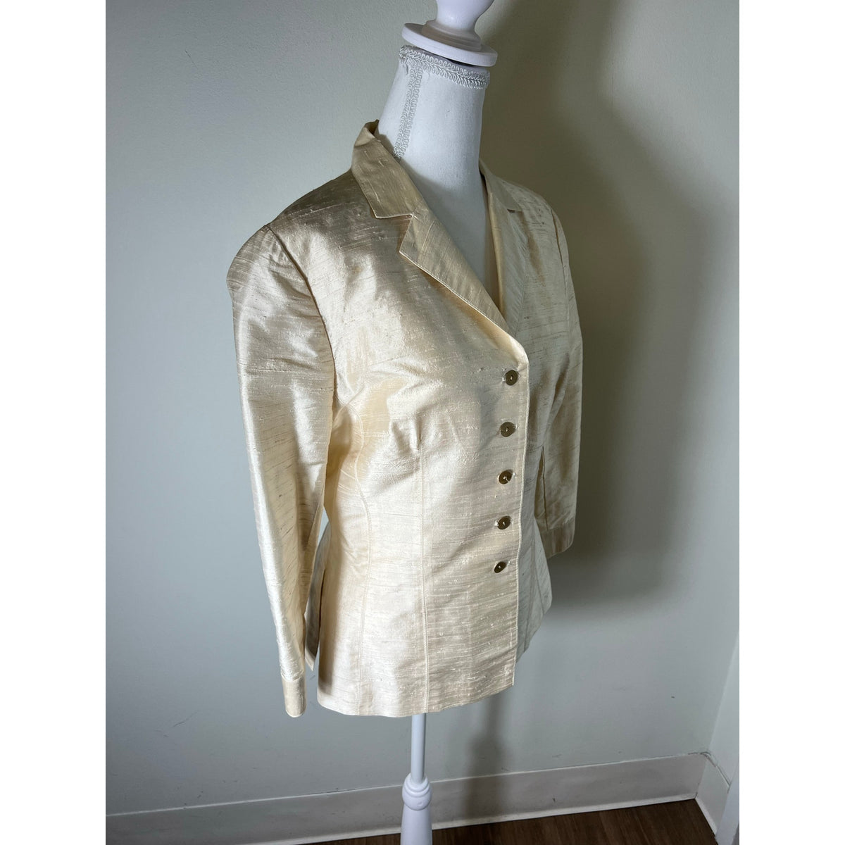Maggy London Cream Silk Jacket and Lace Skirt Suit Sz 10