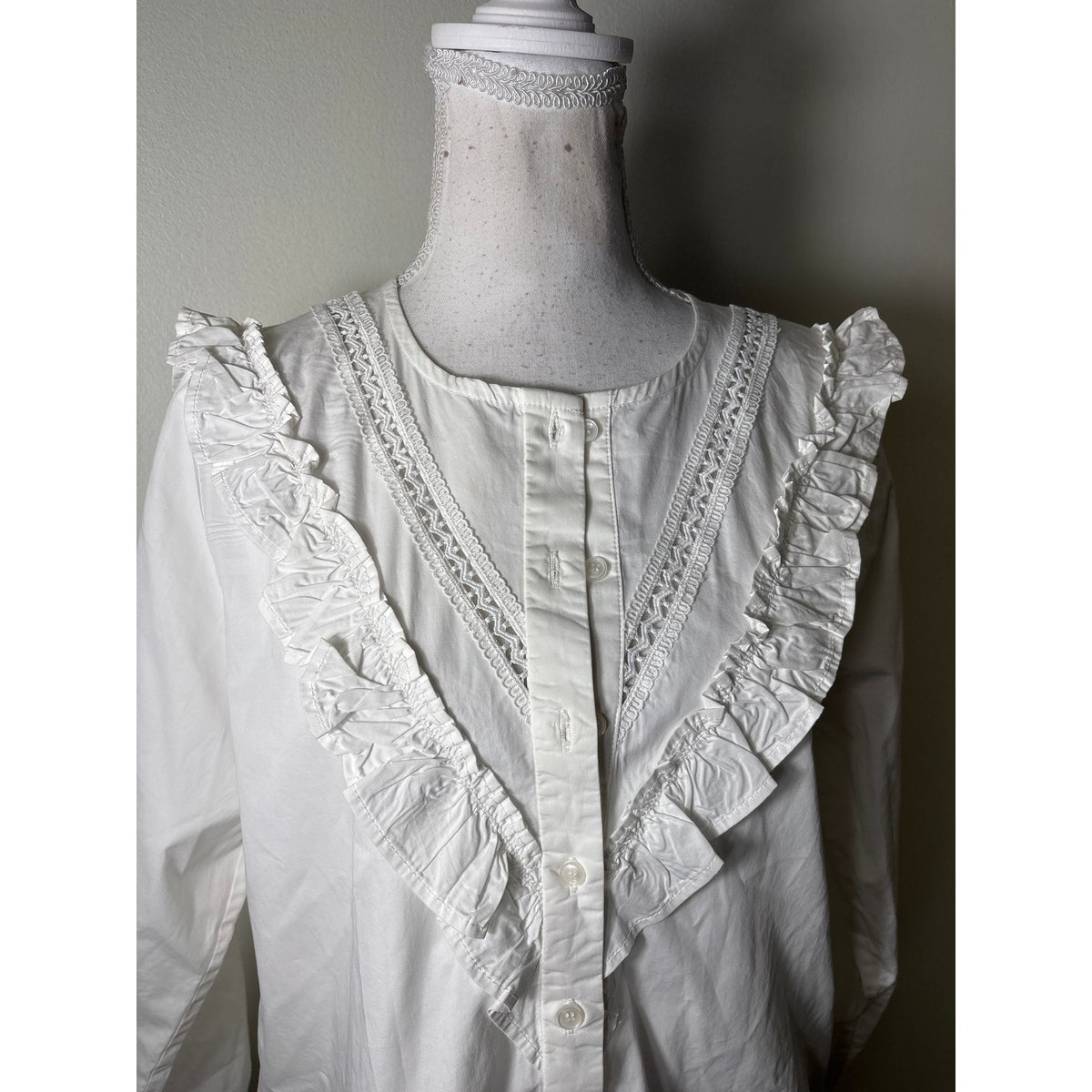 The Shirt White Ruffle and Lace Inset Button Up Long Sleeve Shirt Sz S
