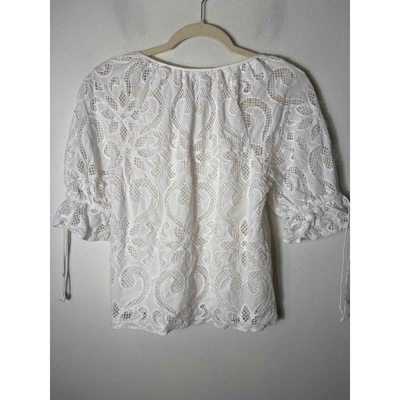Saylor White Cotton Eyelet Half Sleeve Shirt Sz S