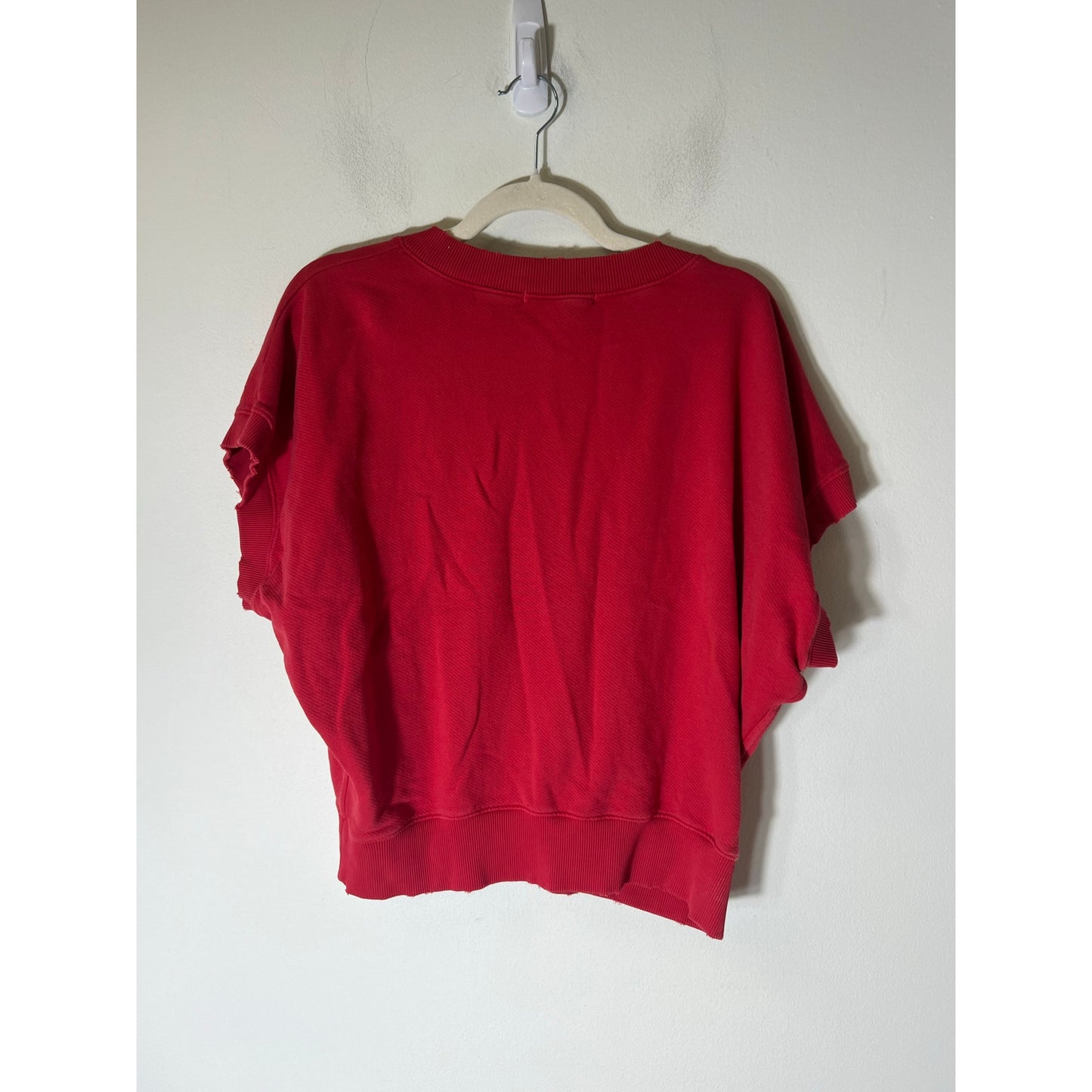 Amo Red Knit Distressed V-Neck Sleeveless Distressed Sweatshirt Sz M