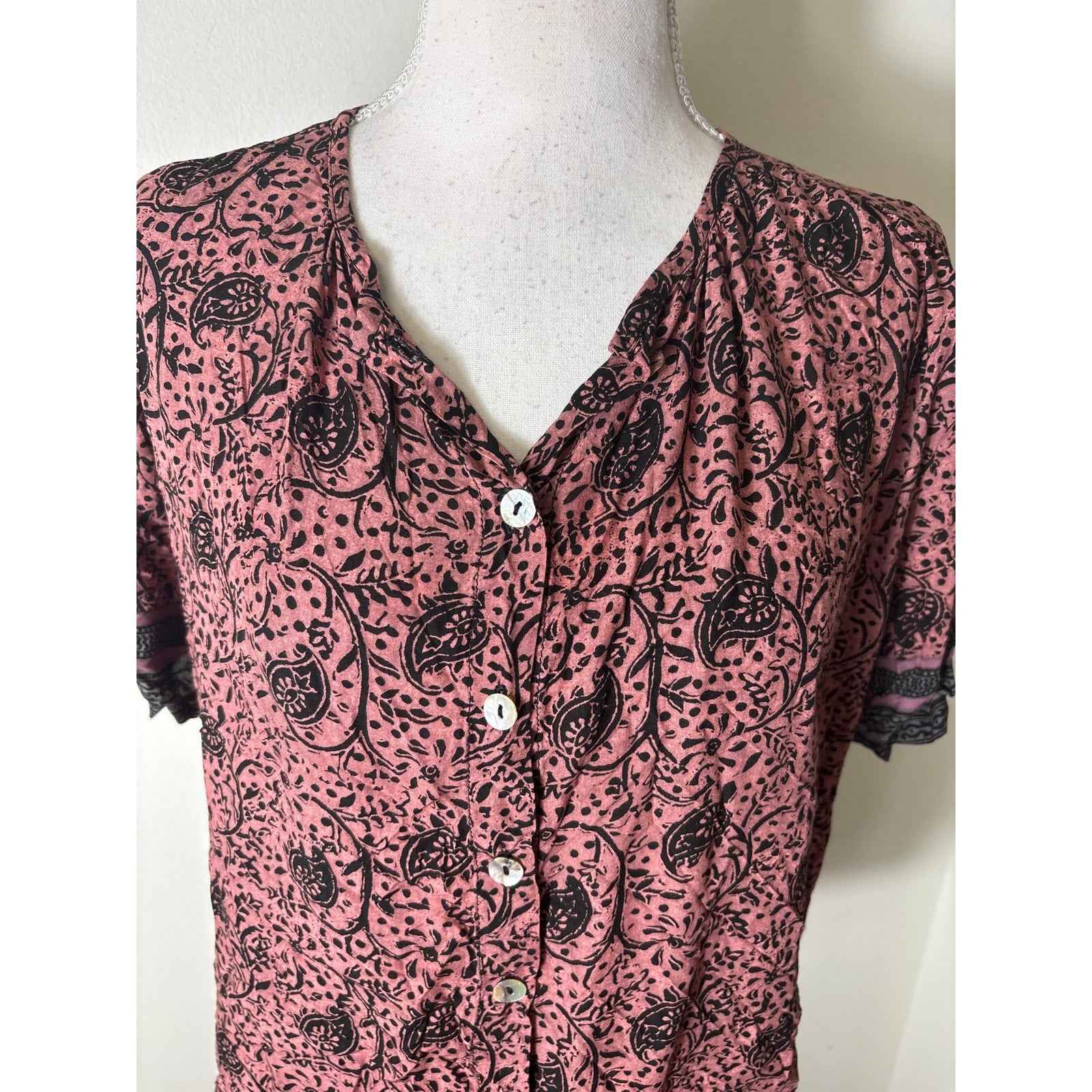 Natalie Martin Black and Pink Paisley Button Up Top sz XS