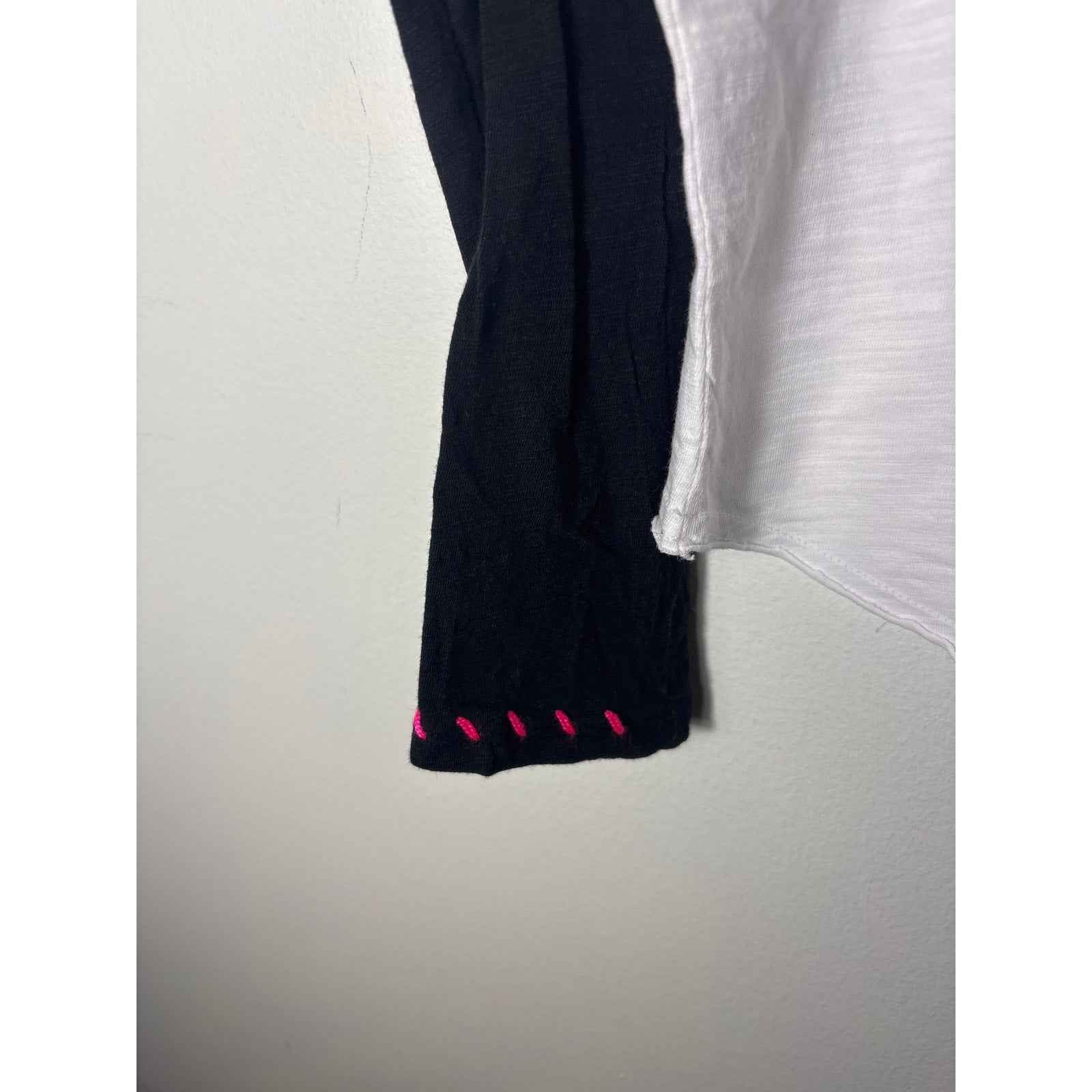 Lisa Todd White w Black Sleeve Tee Sz L