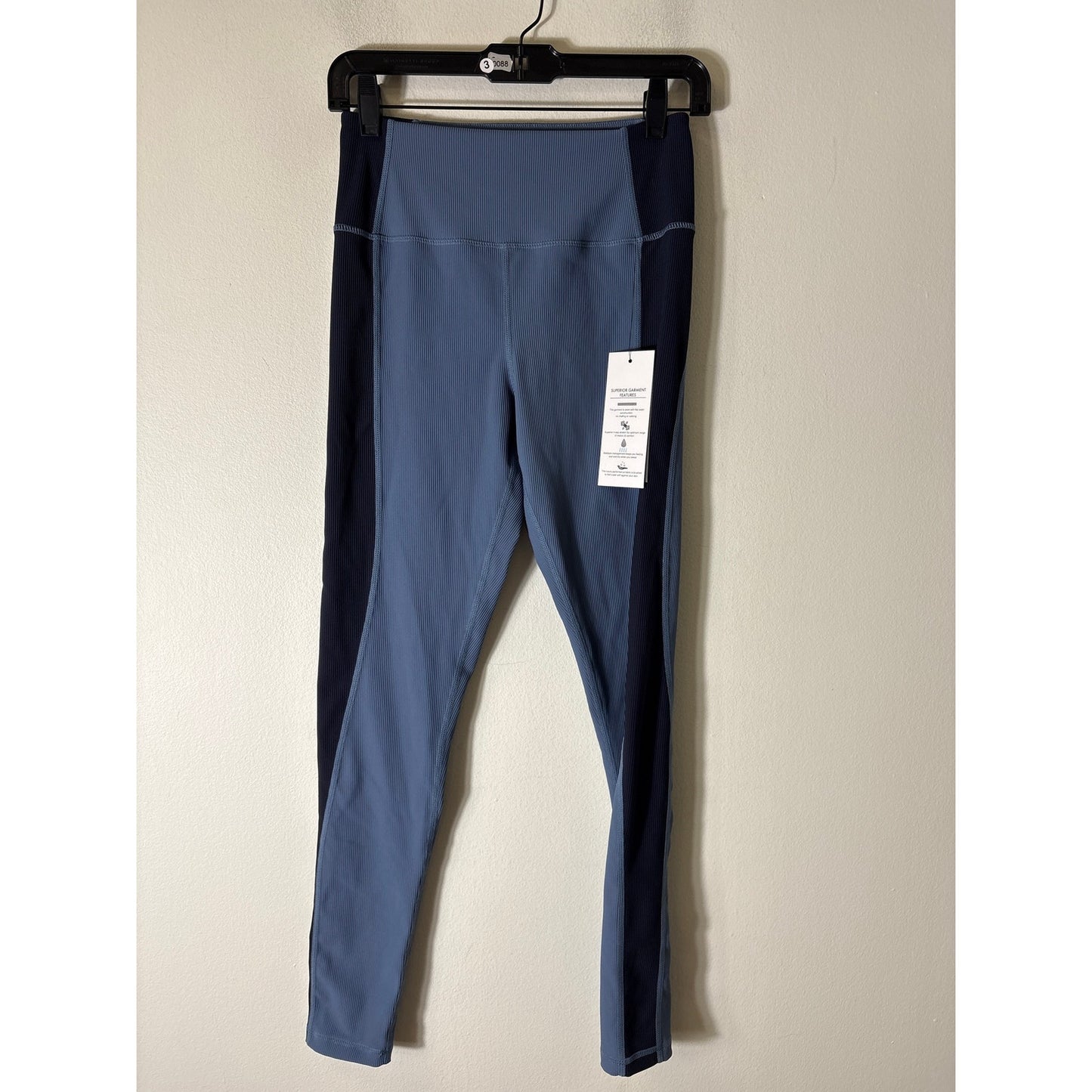 NWT Glyder Blue and Navy Ribbed Athletic Leggings Sz M