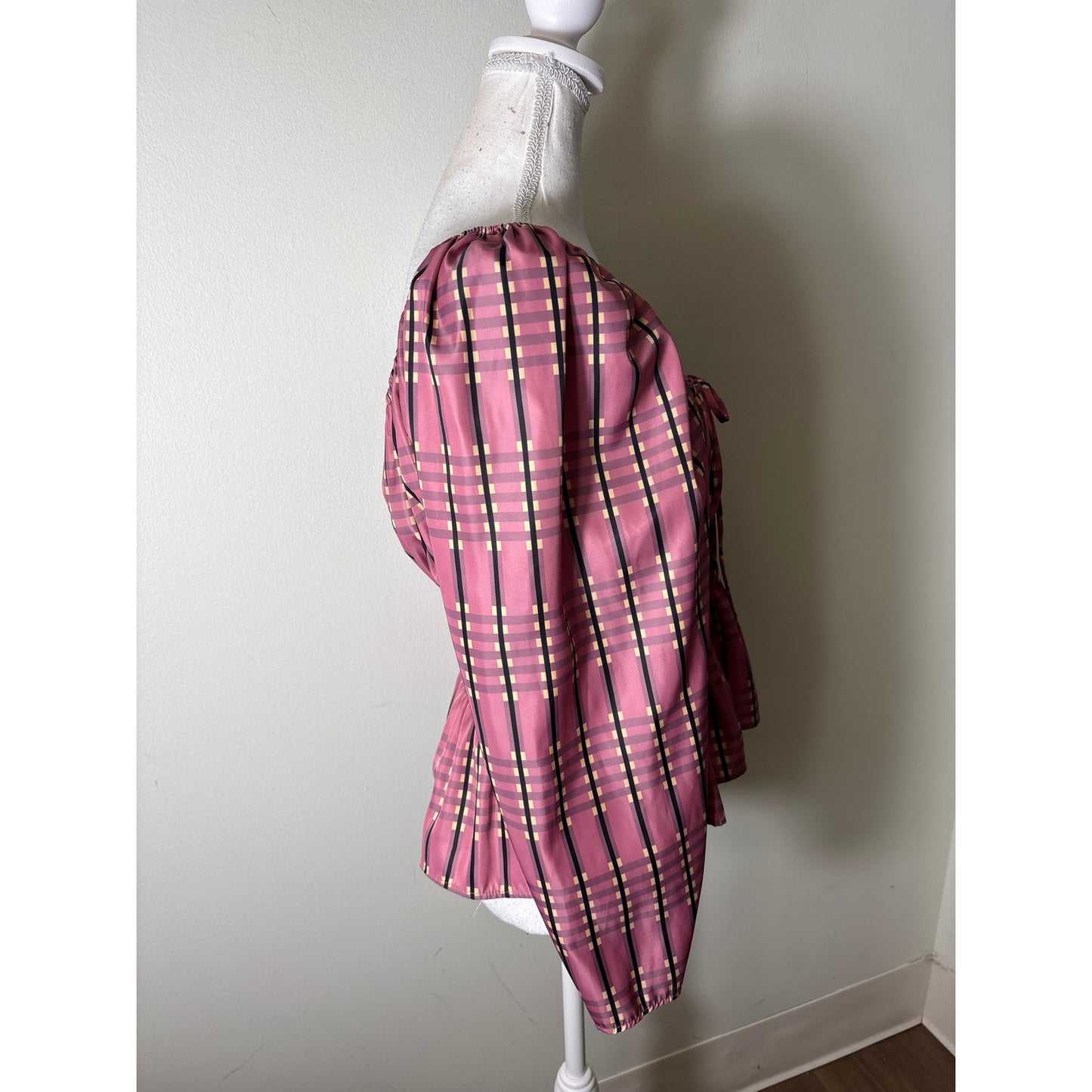 Ciao Lucia Mauve Plaid Long Sleeve Peplum Wide Neck Top Sz L