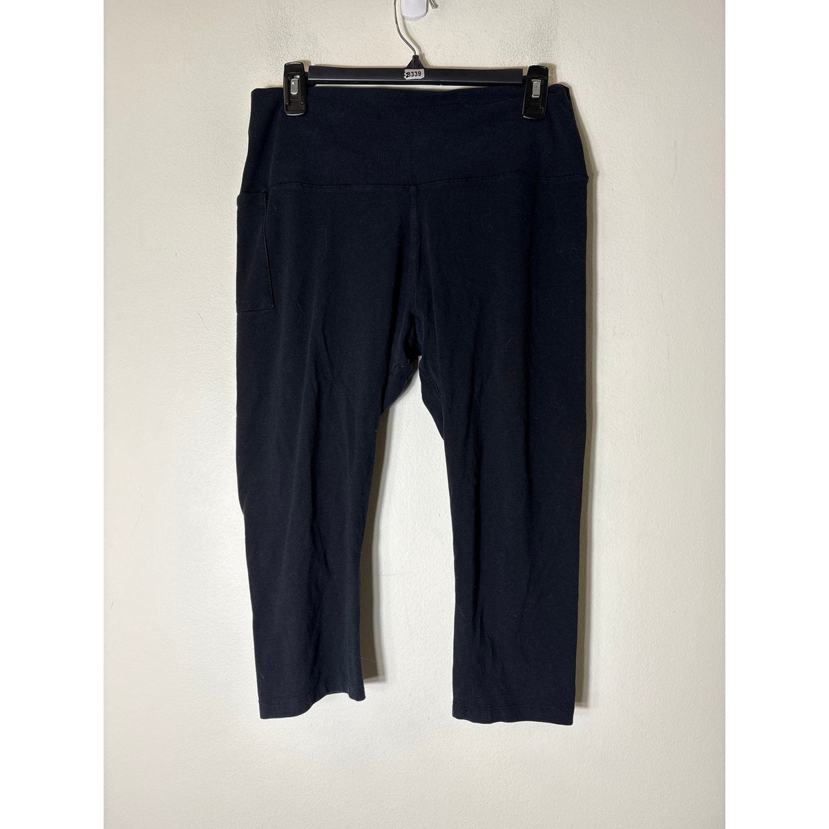 Tasc Black Below The Knee Athletic Leggings Sz XL