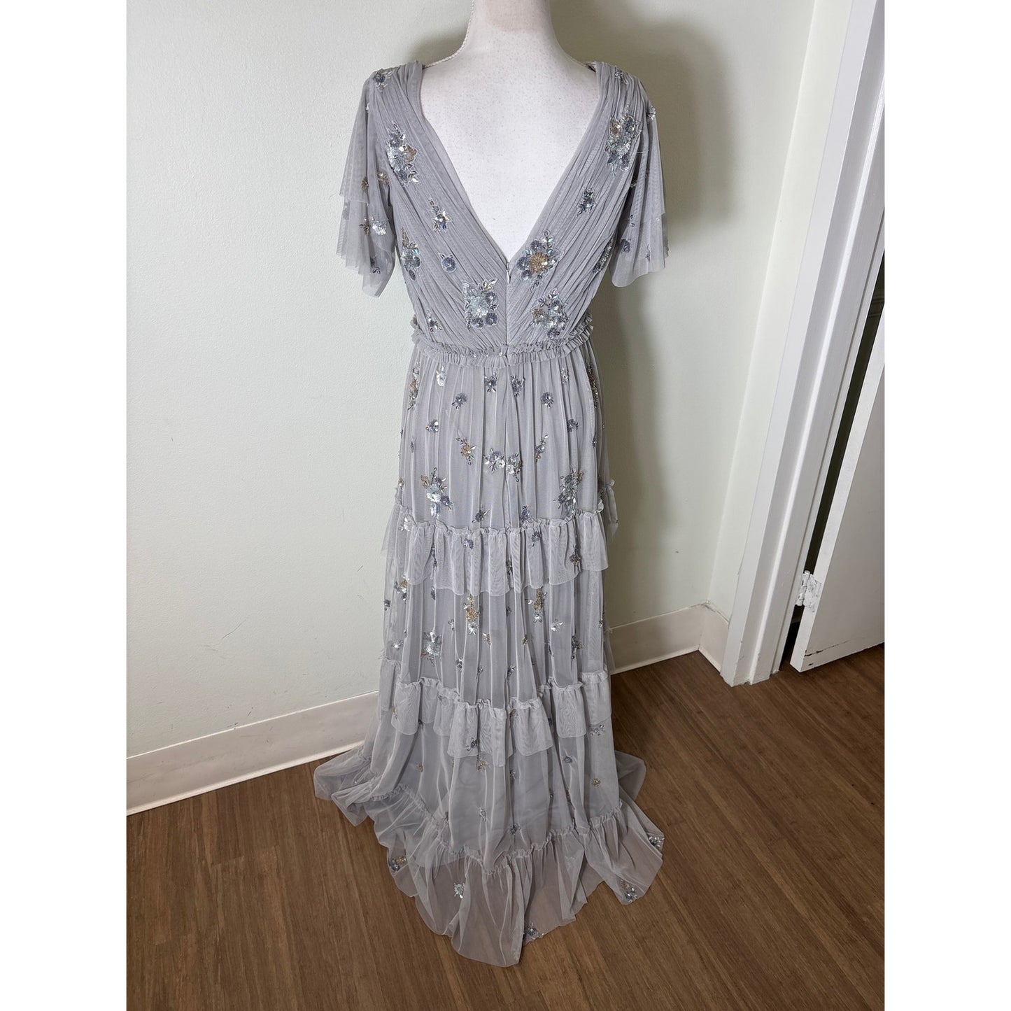 Mac Duggal Powder Floral Sequin Flutter Sleeve Gown Sz 8