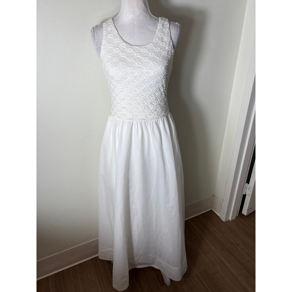 BARDOT White Lace and Cotton Sleeveless Floor Length Dress Sz M
