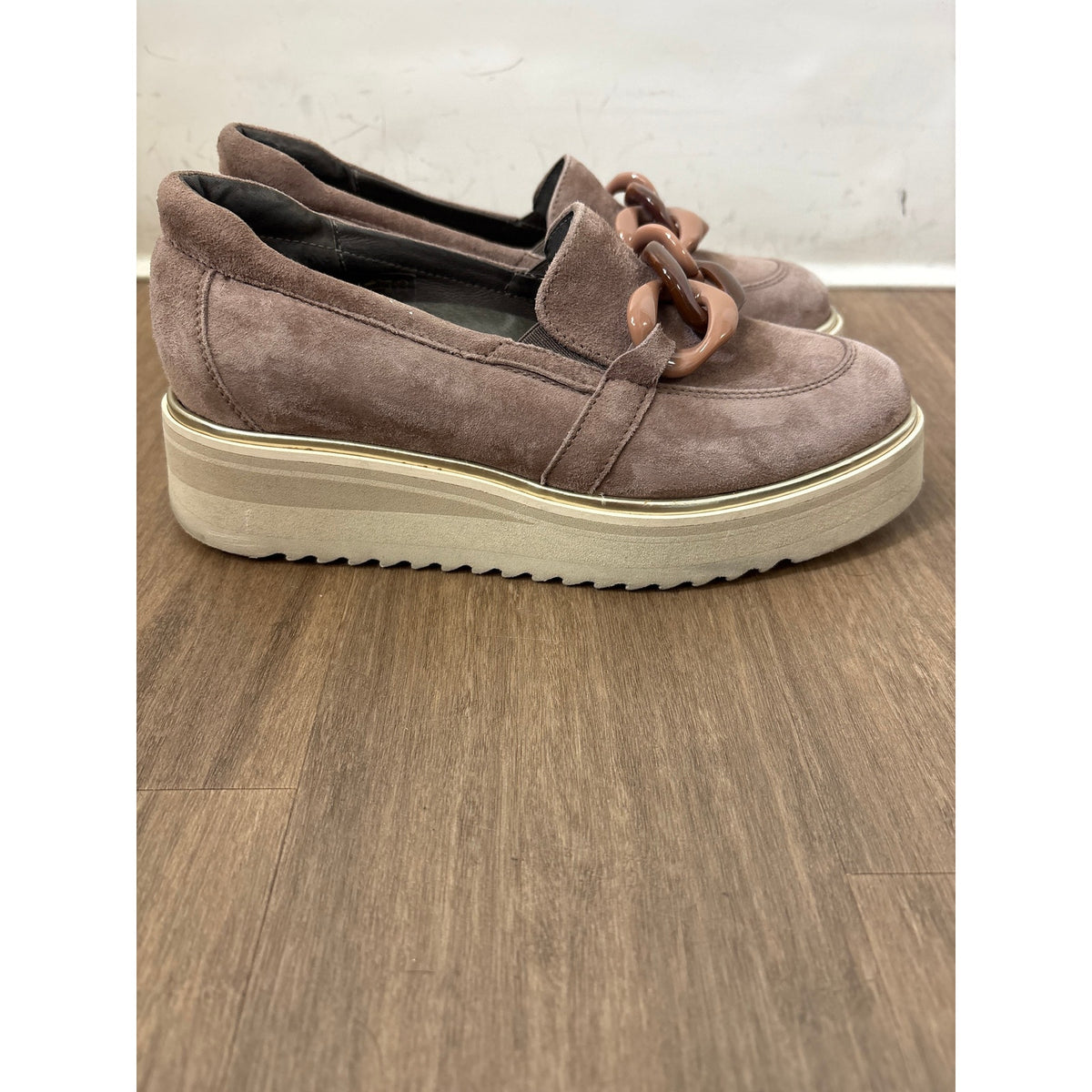 Soft Waves Brown Suede Loafers Sz 36 (5.5)