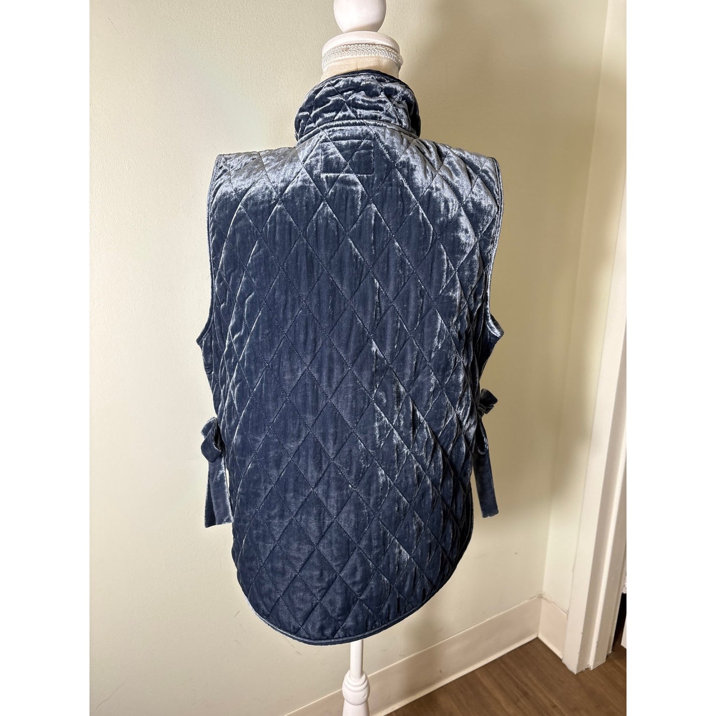 NWT Banana Republic Blue Quilted Velour Vest Sz M