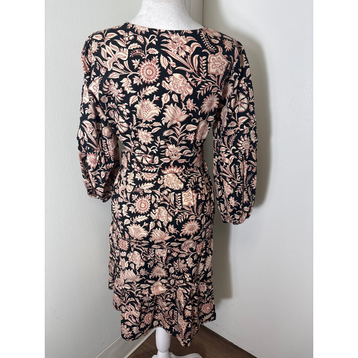 Beachgold Black with Red/Cream Floral Long Sleeve Mini Dress Sz S