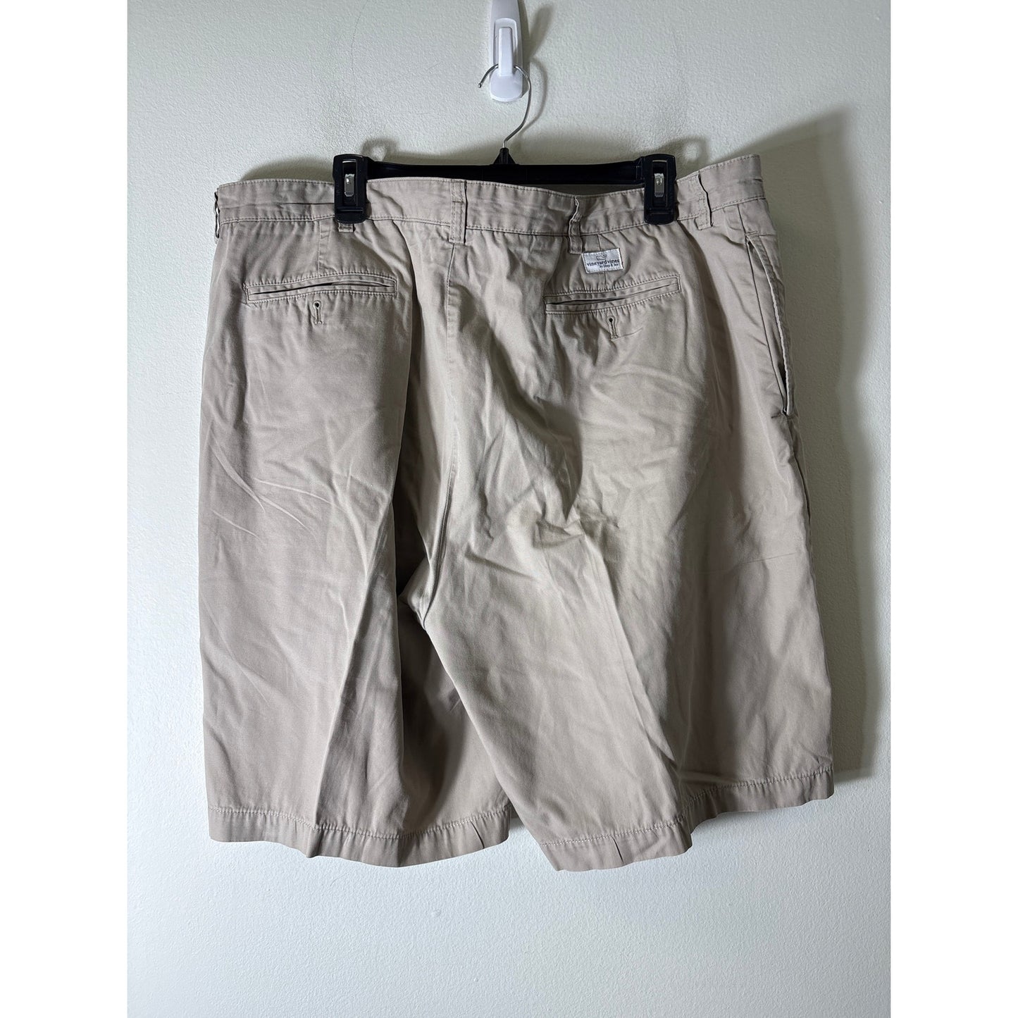 Mens Vineyard Vines Flat front Khaki Cotton Shorts Sz 42