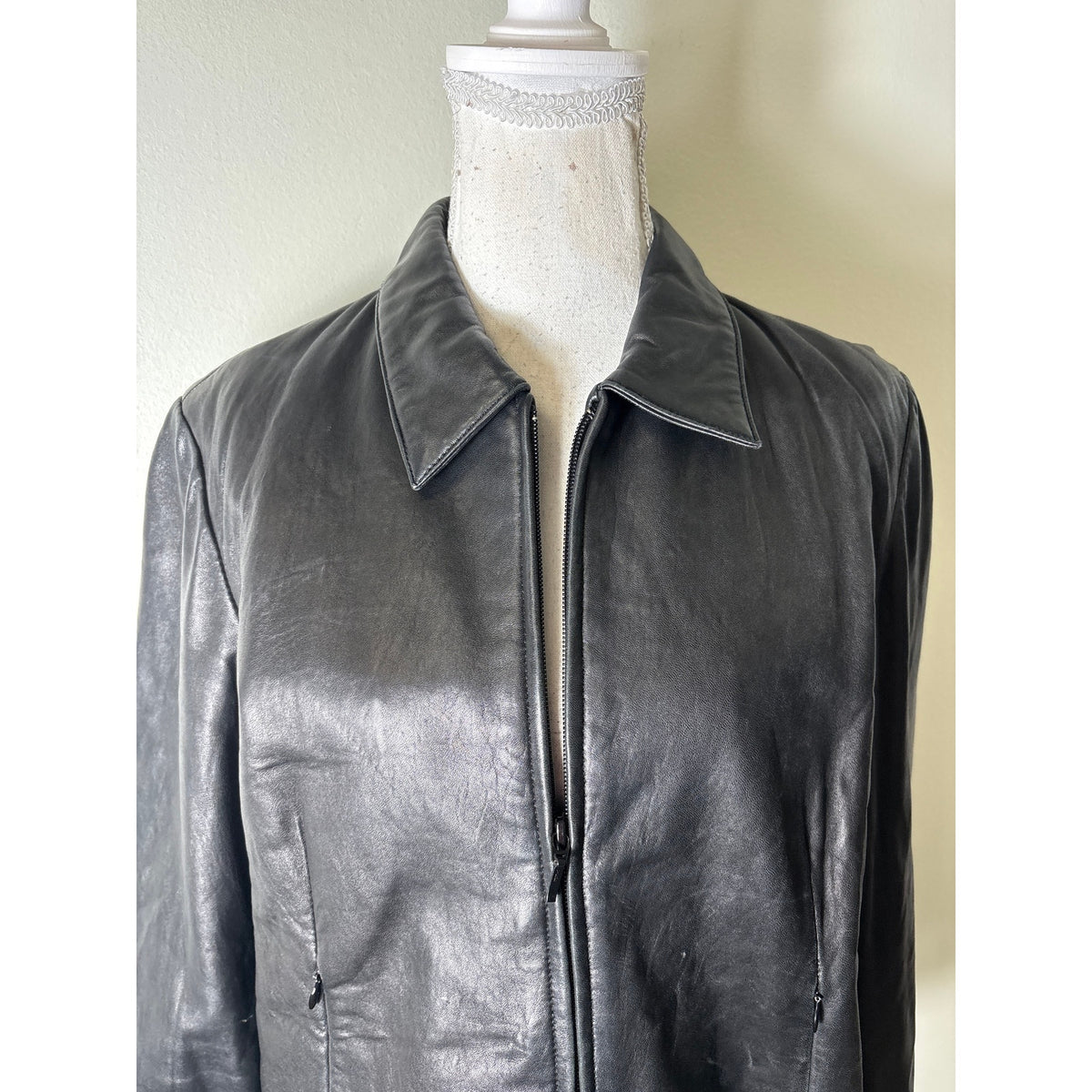 Wilsons Leather Black Leather Front Zip Jacket Sz L