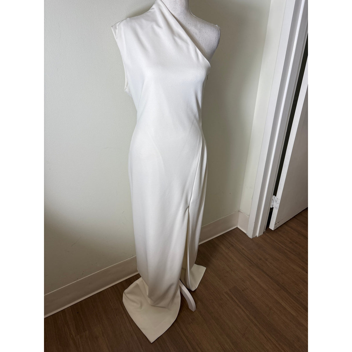 Solace London White One Shoulder Cap Sleeve Floor Length Gown Sz