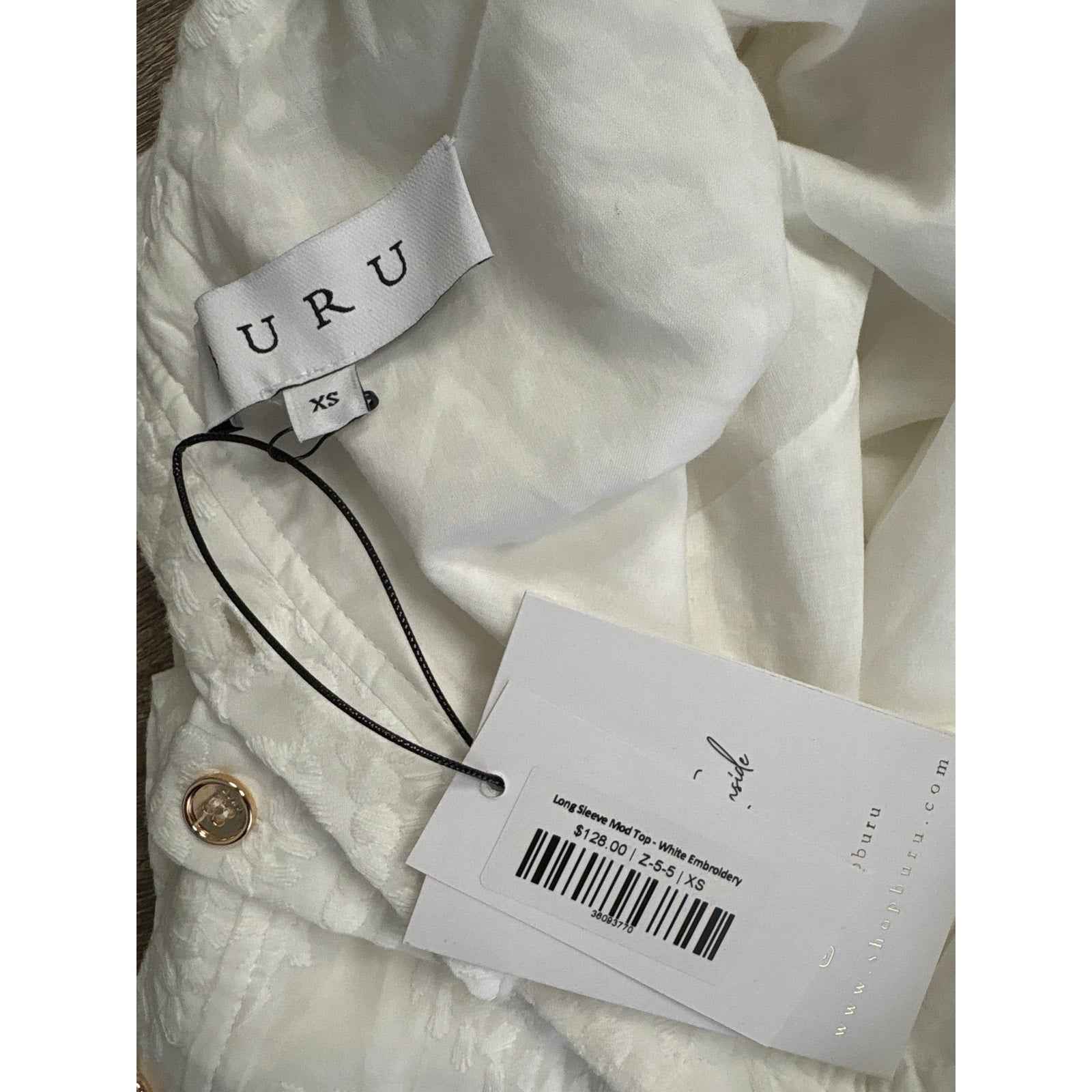 NWT Buru Long Sleeve Mod White Embroidery Top Sz xs