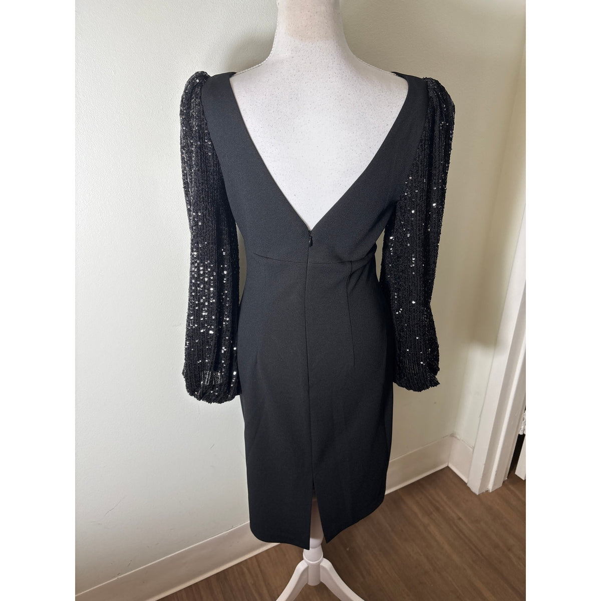 Eliza J Black Sequin Sleeves Cocktail Dress Sz 2
