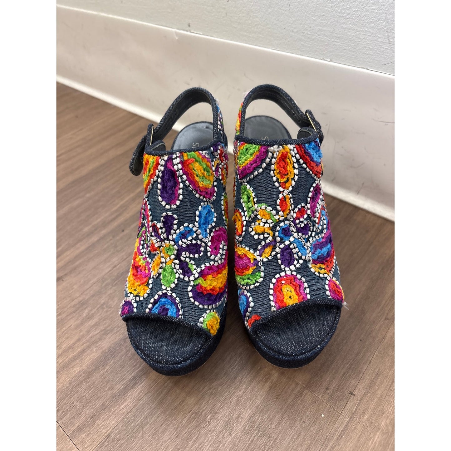 Stuart Weitzman Navy Embroidered Denim Platform Wedge Sz 6