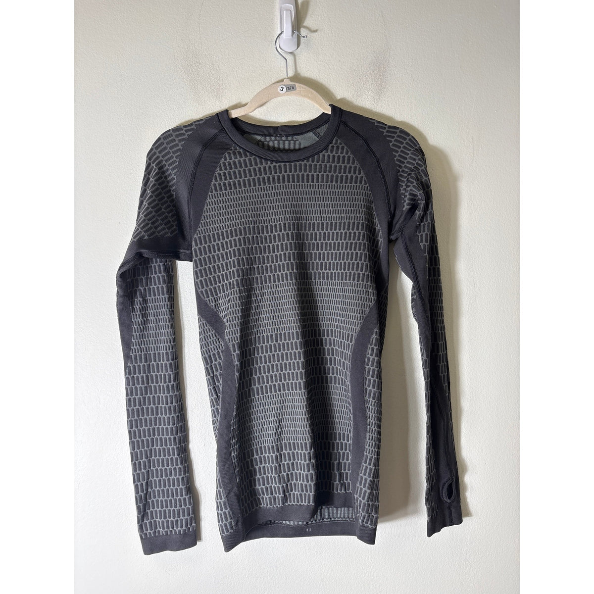 Lululemon Dark Gray Long Sleeve Cold Weather Athletic Top Sz 6