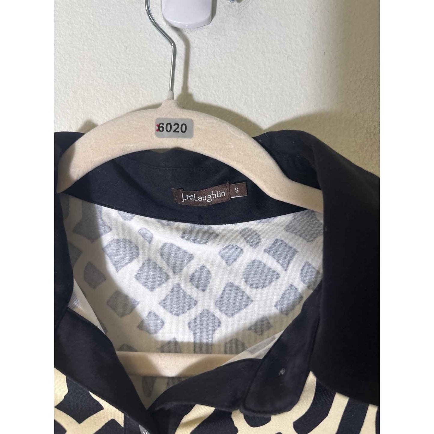 J. Mclaughlin Black and Cream Button Up Top sz S