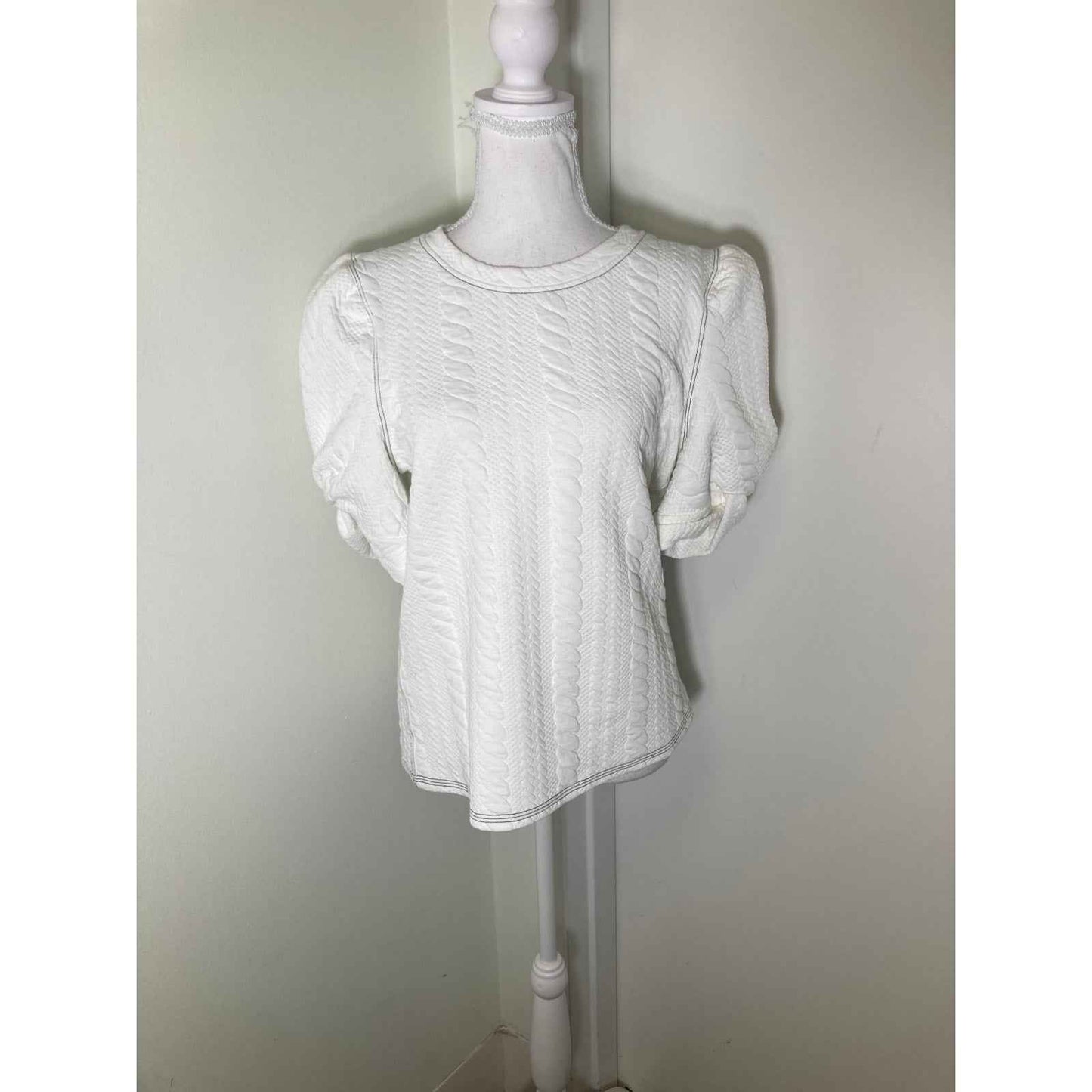 Buru White Cable Textured Top Sz M