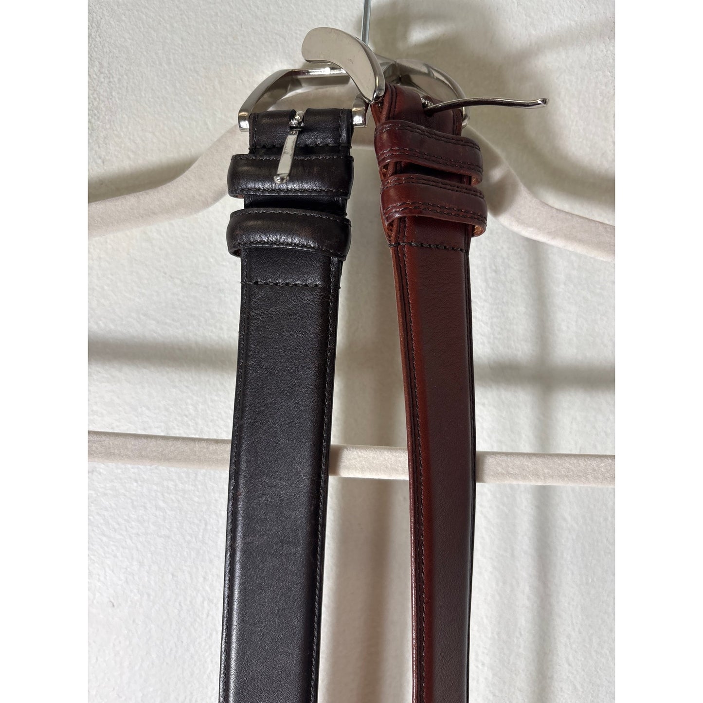 Mens Bundle of 2 Allen Edmonds Leather Belts Sz 42