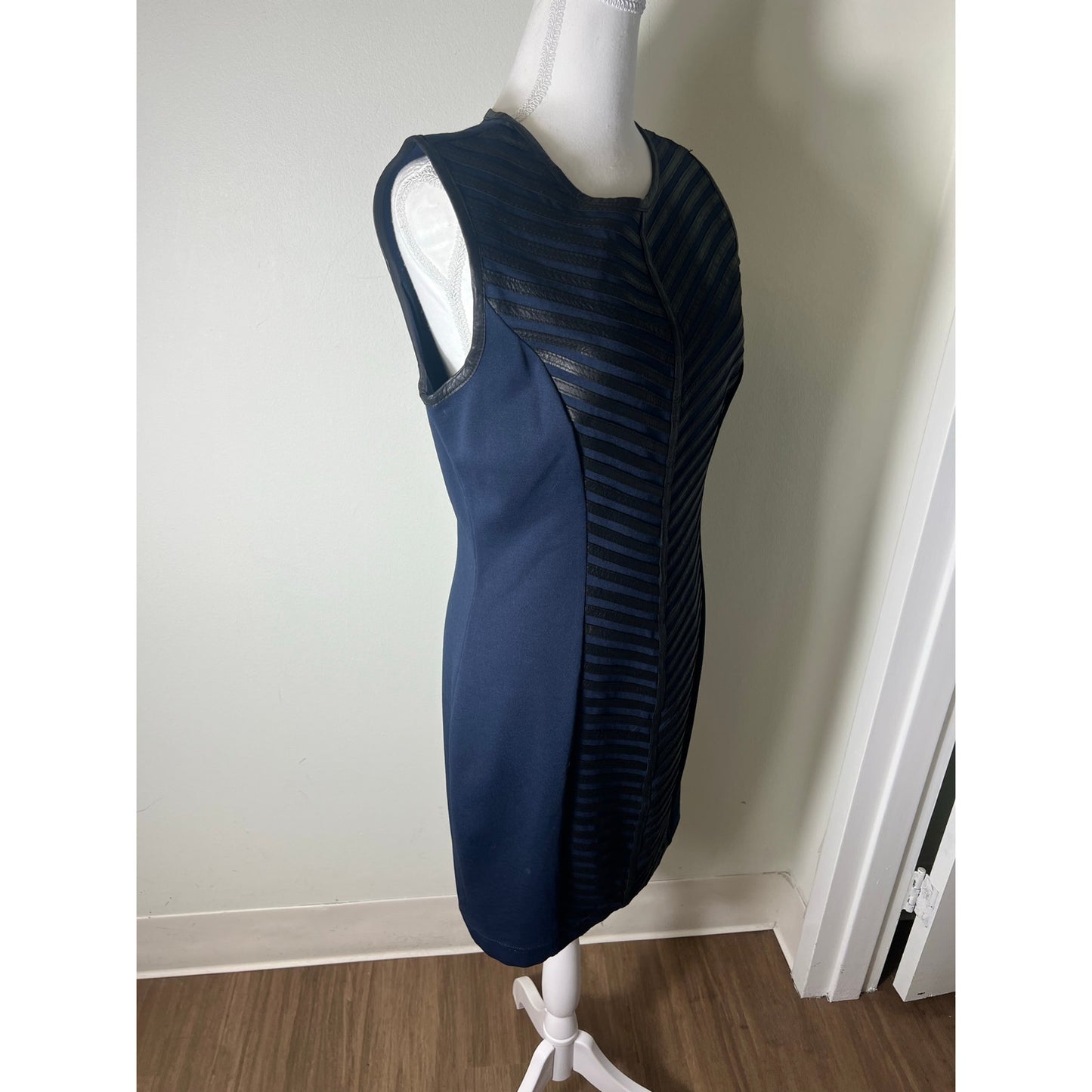 NWT Mack and James Badgley Mischka Navy Blue Black Leather Sz M