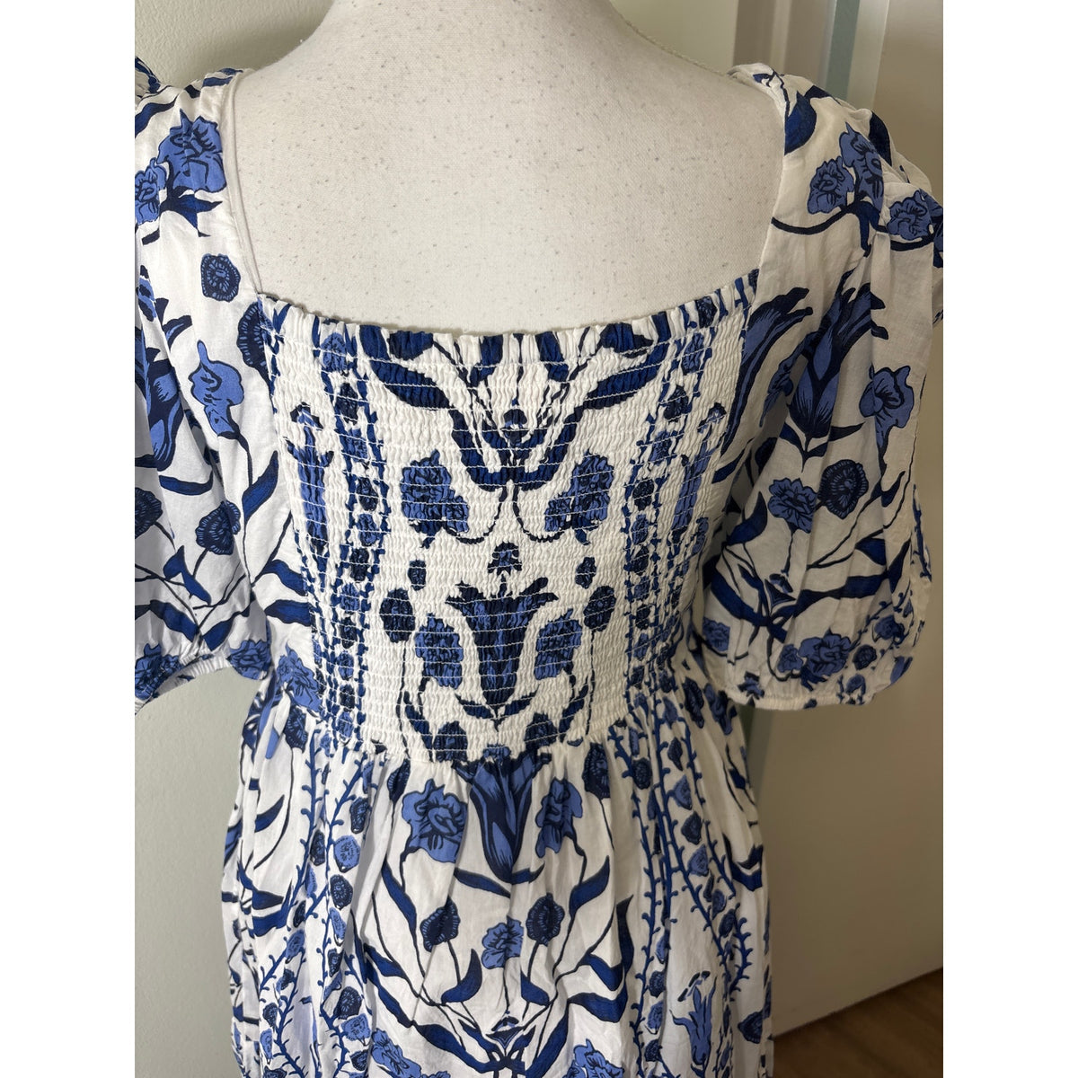 Beyond by Vera Blue and White Puff Sleeve Maxi Dress Sz S