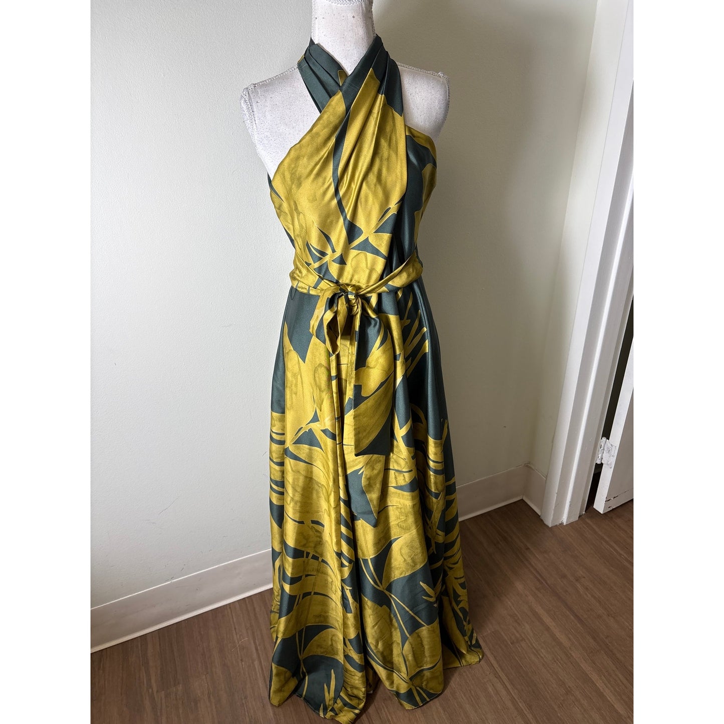WI Fiesta Gold and Green Bamboo Leaf Halter Gown Sz S