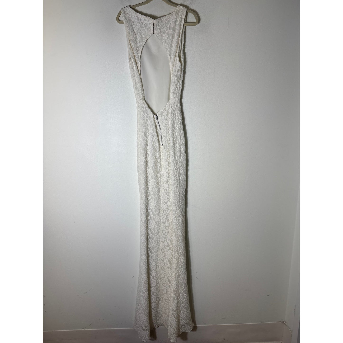 Alice + Olivia Off White Embroidered Lace Sleeveless Backless Column Gown Sz XS