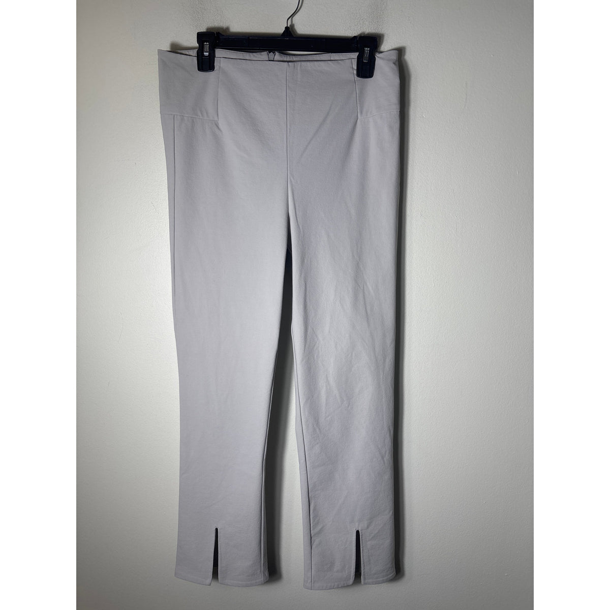 Athleta Lightest Gray Flat Front City Pants with Back Zip Sz 12