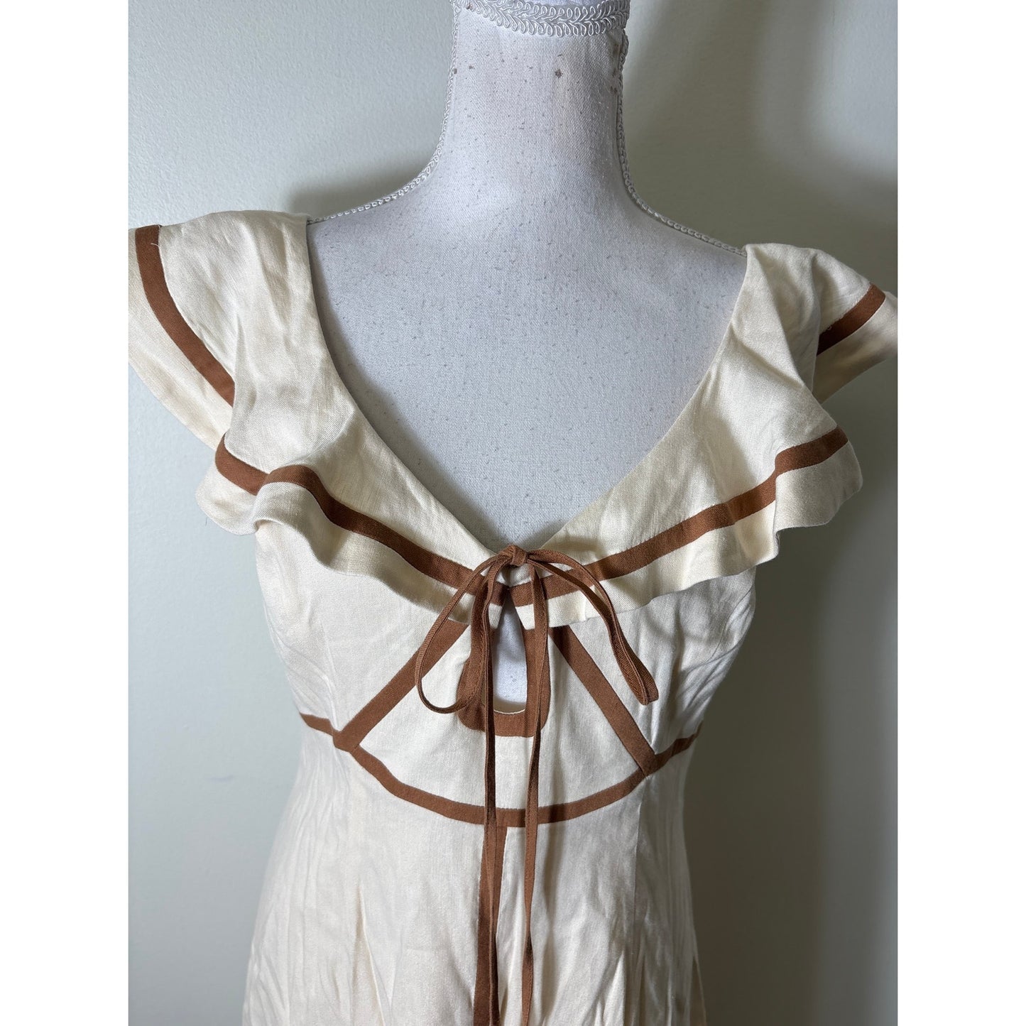 Antonio Melani Cream Keyhole Cutout Maxi Dress Sz 4