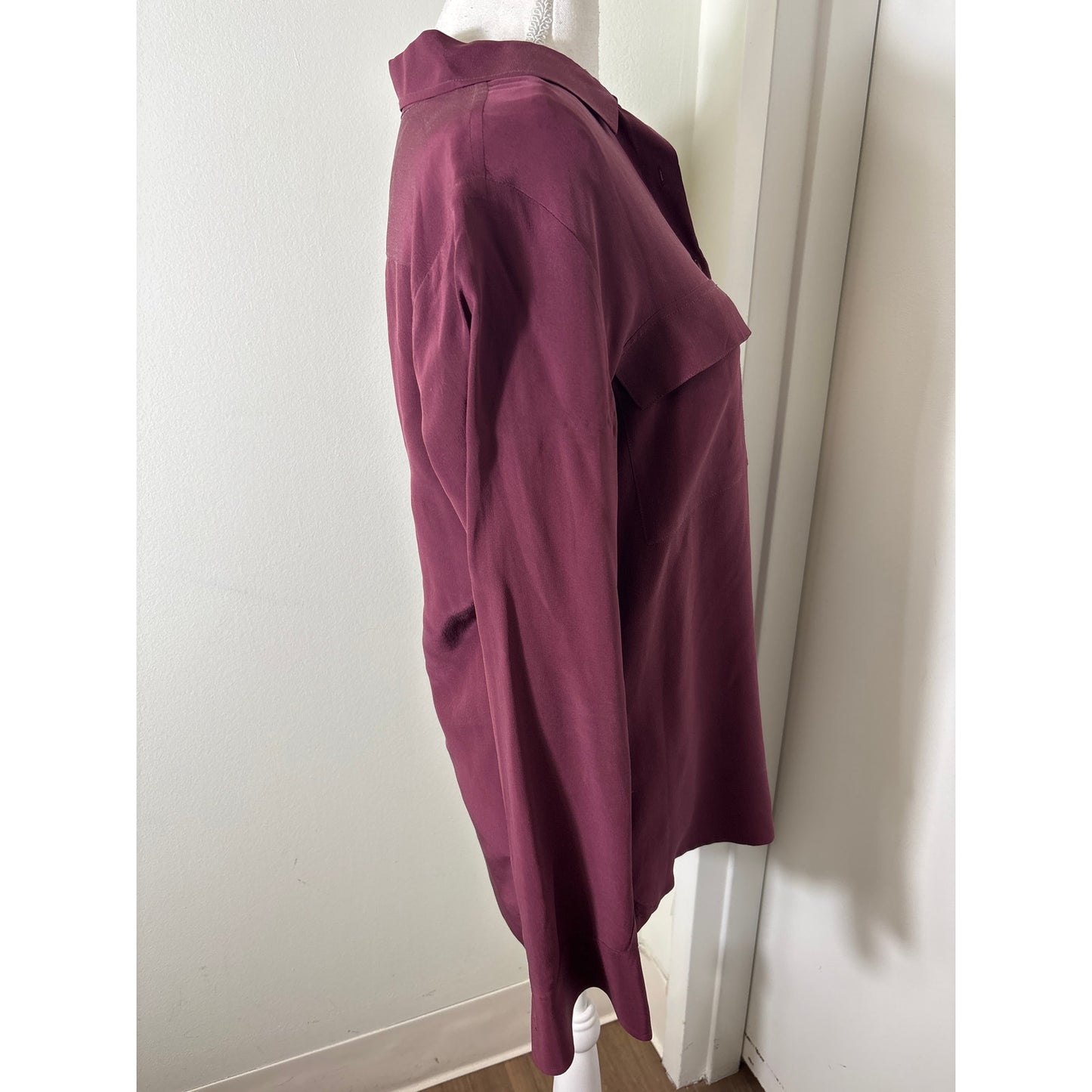Equipment Femme Plum Long Sleeve Button Up Silk Shirt Sz M