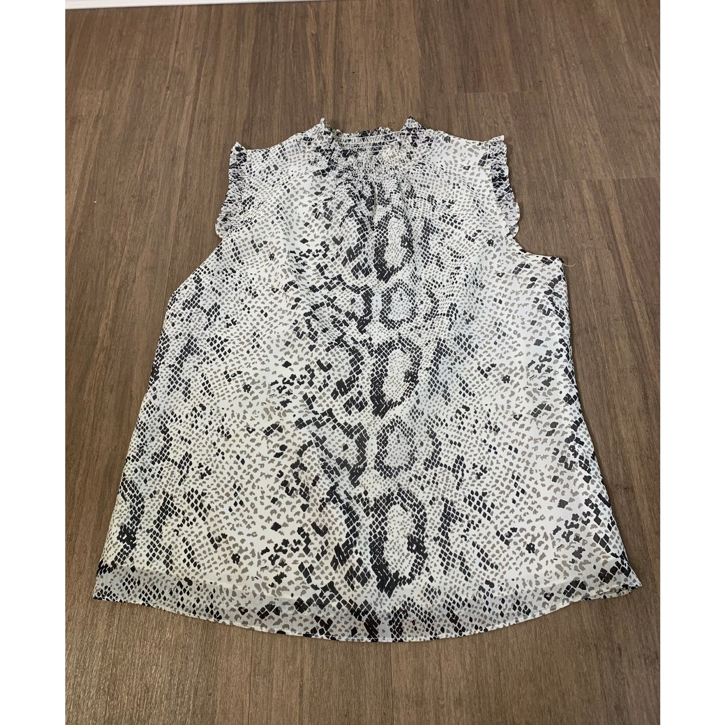 Bundle of 5 Size Small Tops Sz S