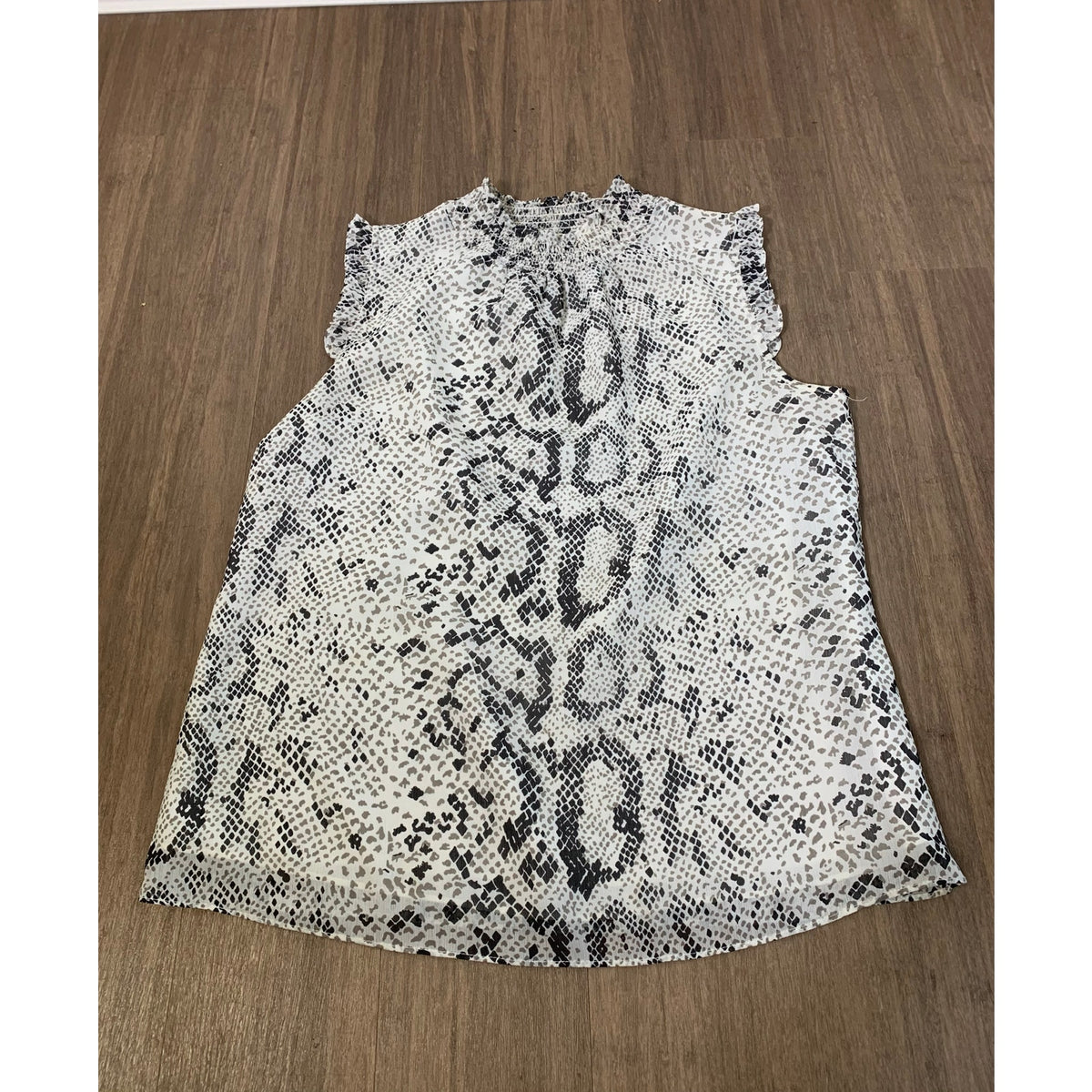 Bundle of 5 Size Small Tops Sz S