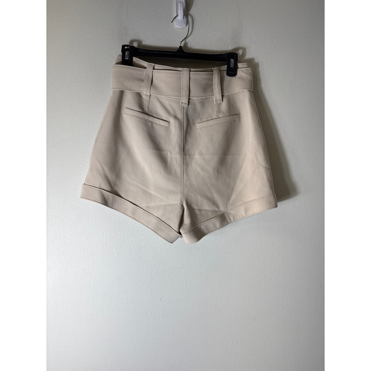 Cinq a Sept Off White Belted Shorts Sz 4