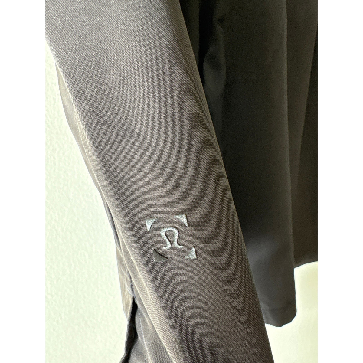 Men's Lululemon Charcoal Black Athletic Shorts Sz M