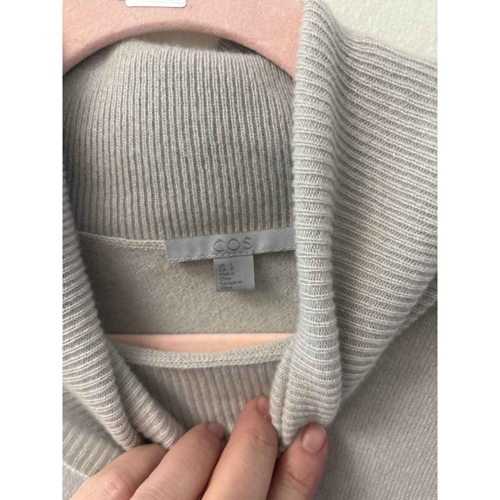 COS Beige Half Sleeve Turtleneck Cashmere Sweater Sz L