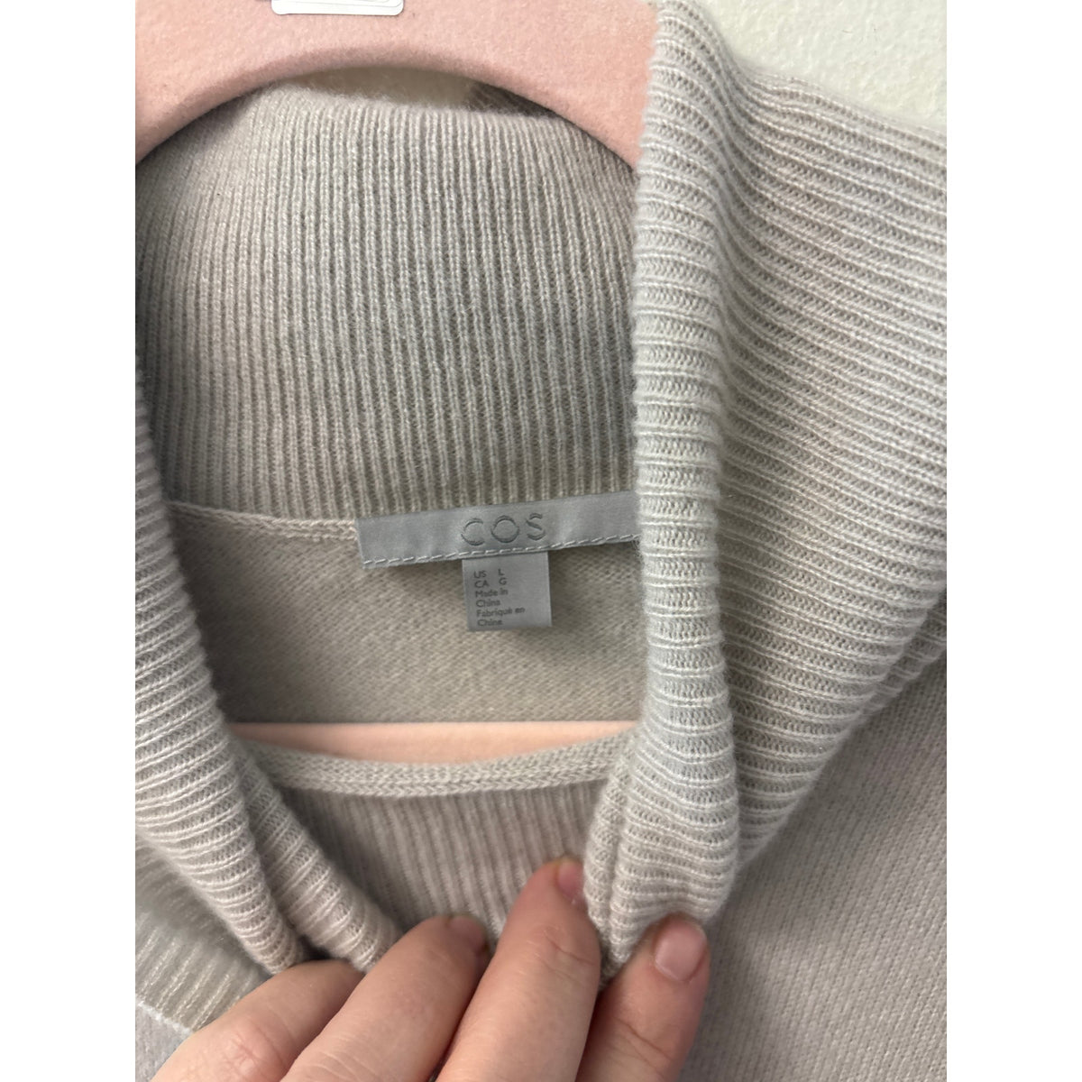 COS Beige Half Sleeve Turtleneck Cashmere Sweater Sz L