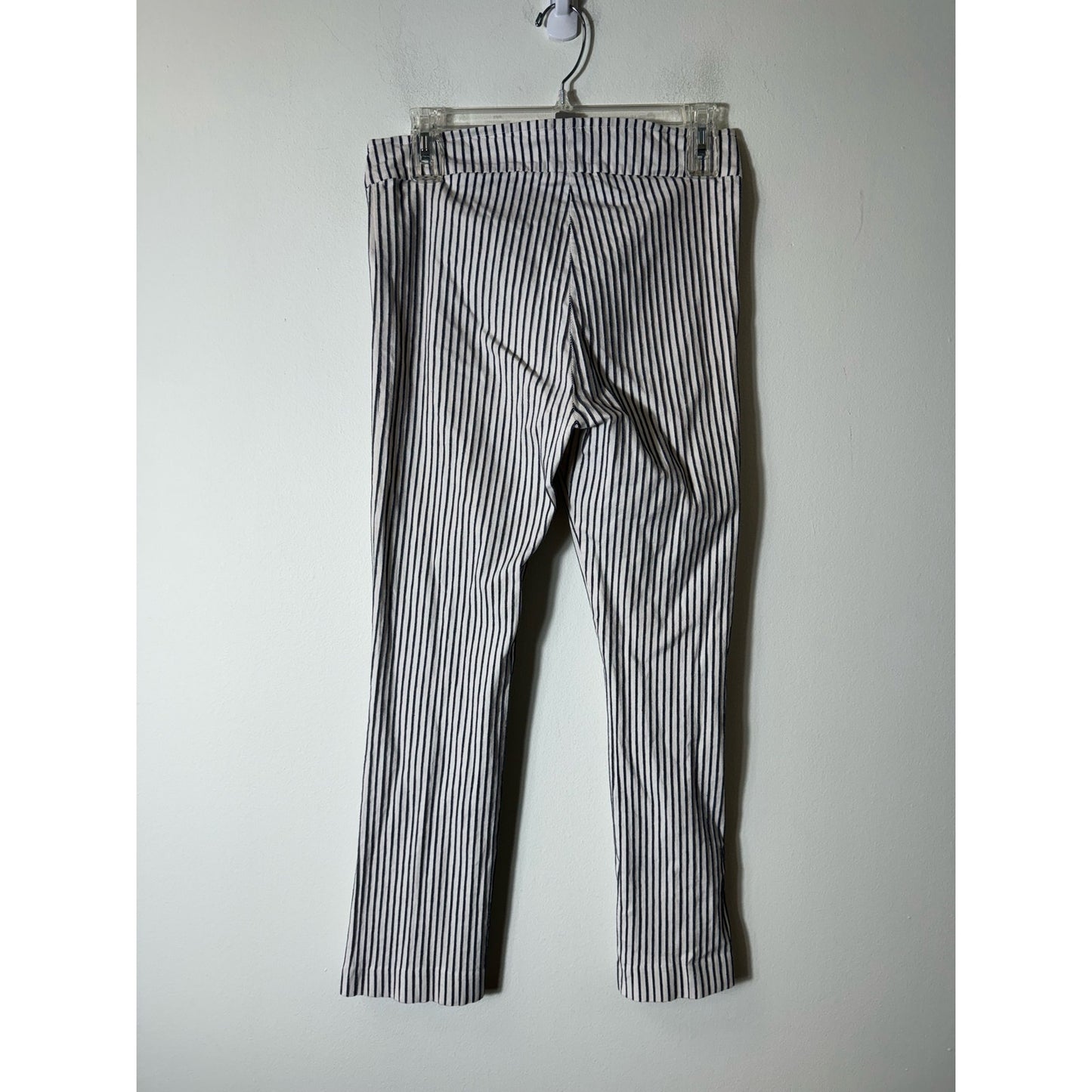 Avenue Montaigne White Gray Pin Striped Flare Leg Ankle Pants Sz 4