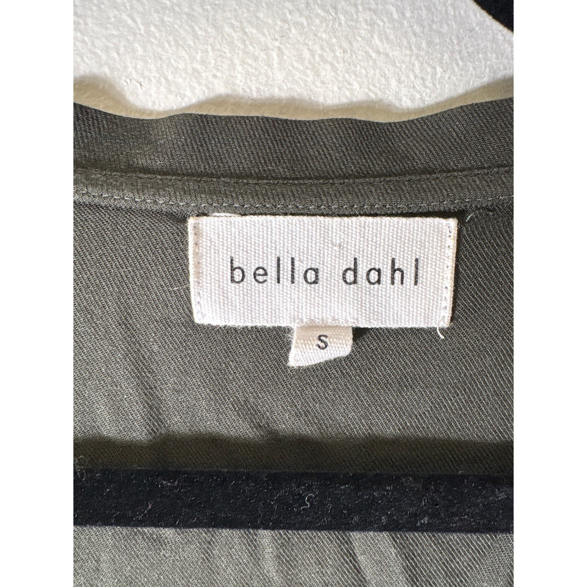 Bella Dahl Dark Green Short Sleeve V-Neck Tee Sz S