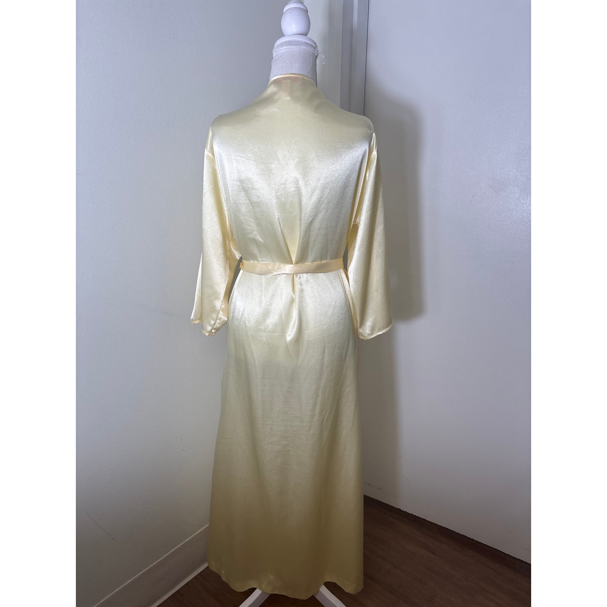 Oscar Dela Renta Yellow Silky robe Sz S