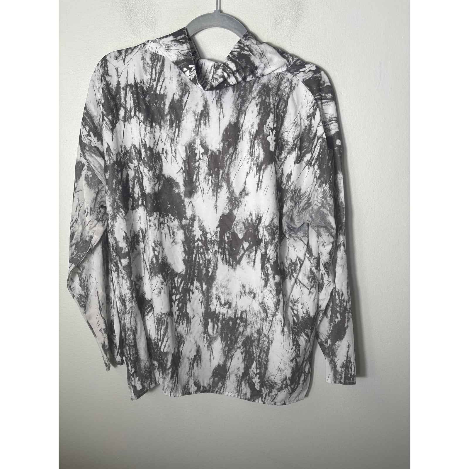 Kozan Gray and White Stank Up Neck Shirt Sz L