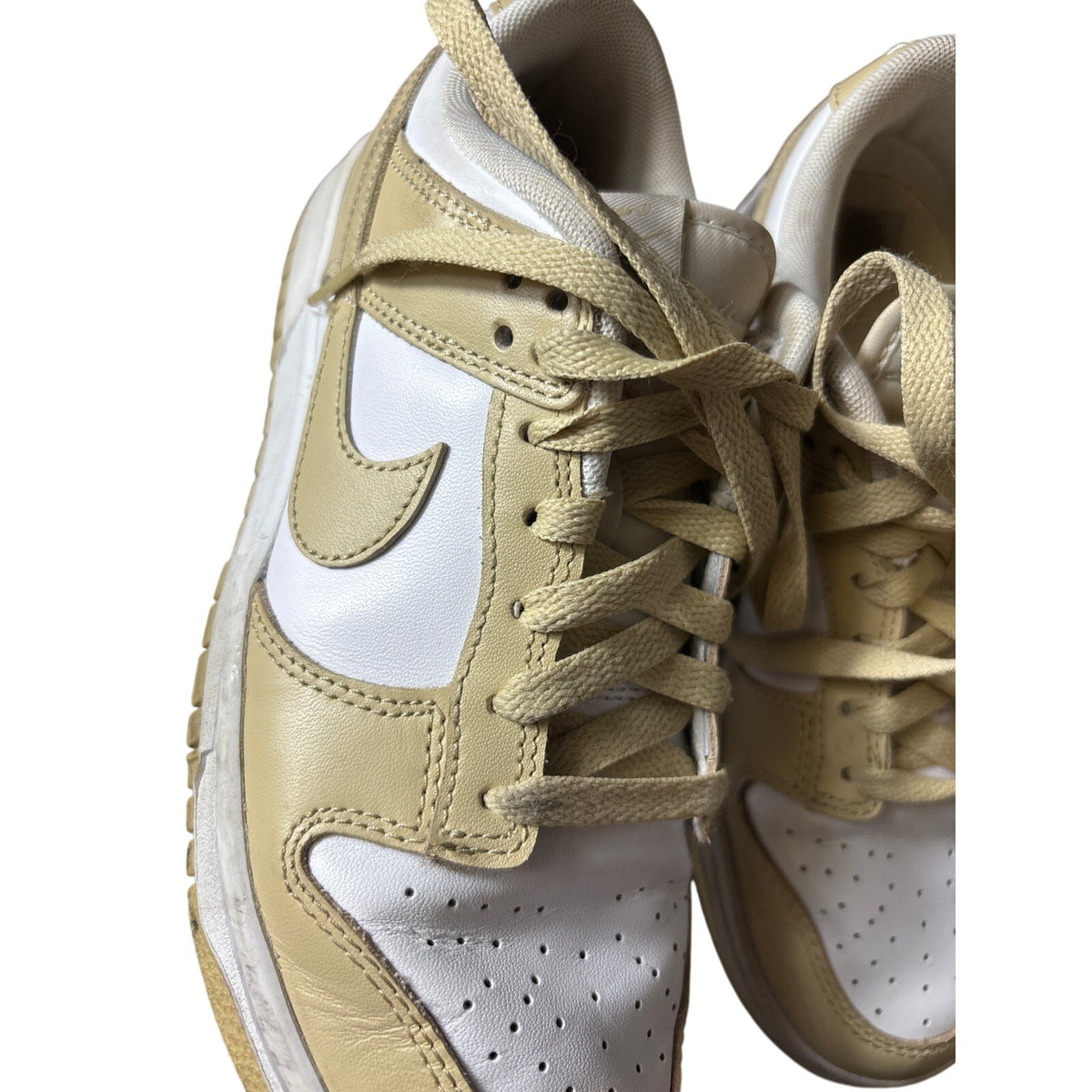 Nike Low Top Tan And White Dunks Sz 6.5