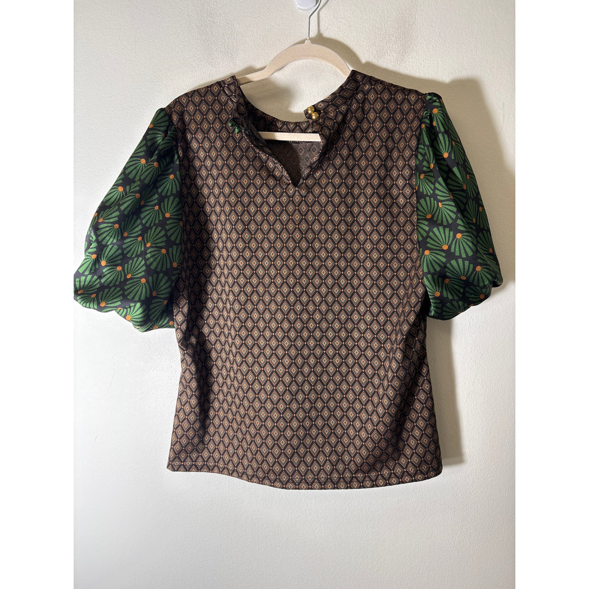 IVU Jane Green Black Mixed Media Puff Sleeve Top Sz M