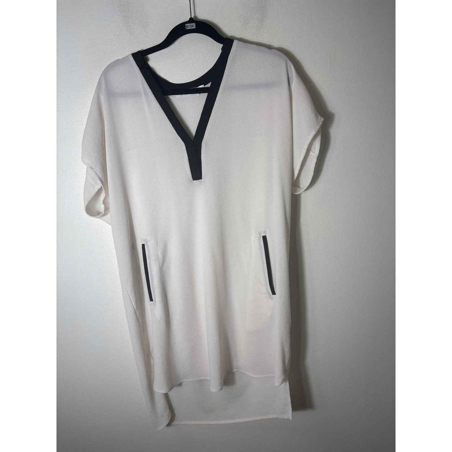 Astr Wite With Black Trim Oversize Top sz L