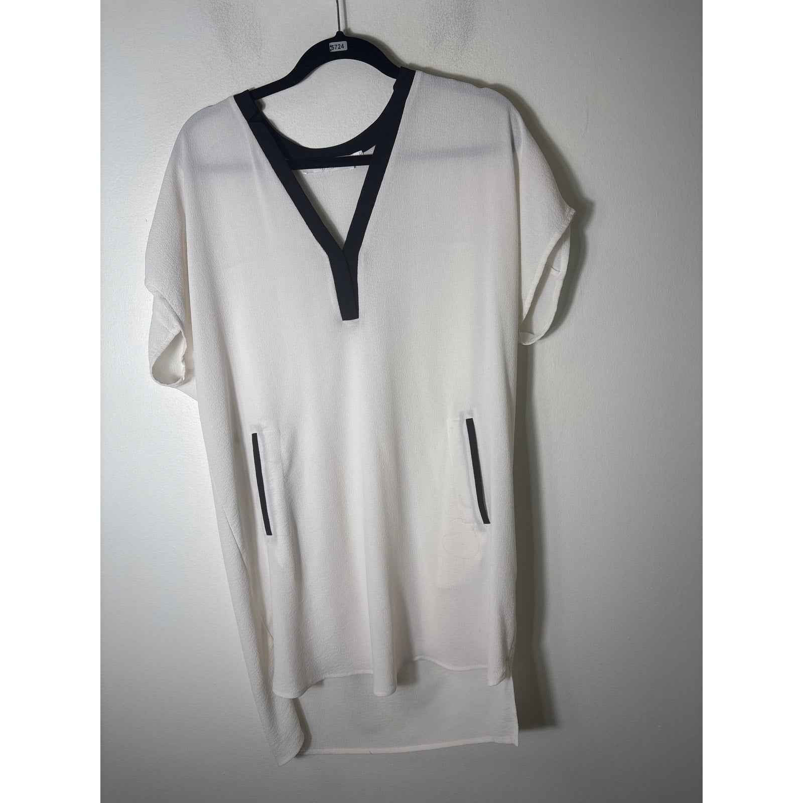 Astr Wite With Black Trim Oversize Top sz L