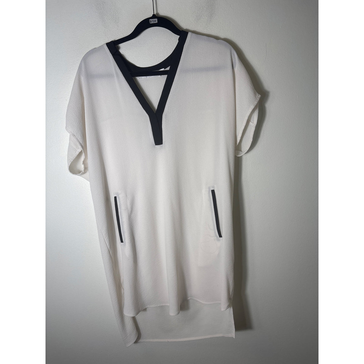 Astr Wite With Black Trim Oversize Top sz L
