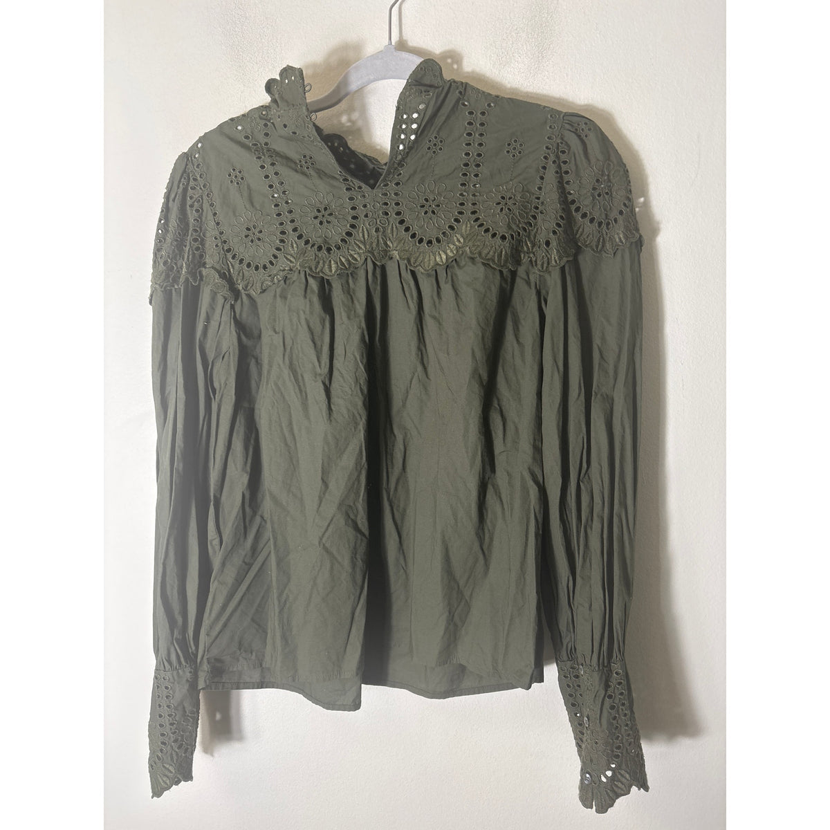 Gap Green Eyelet Long Sleeve cotton Top Sz S
