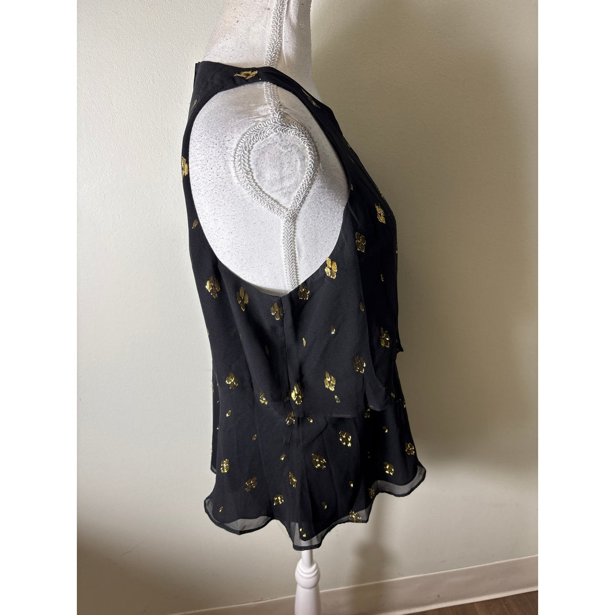 A.L.C Black With Gold Threaded Details Sleevless Top Sz 6