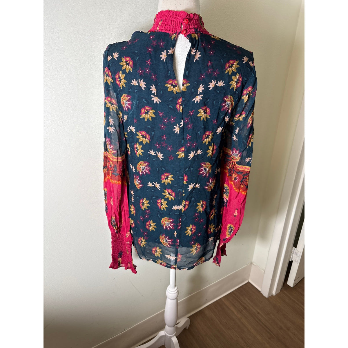 Farm Rio Navy and Pink Floral & Bird Up Collar Blouse Sz S