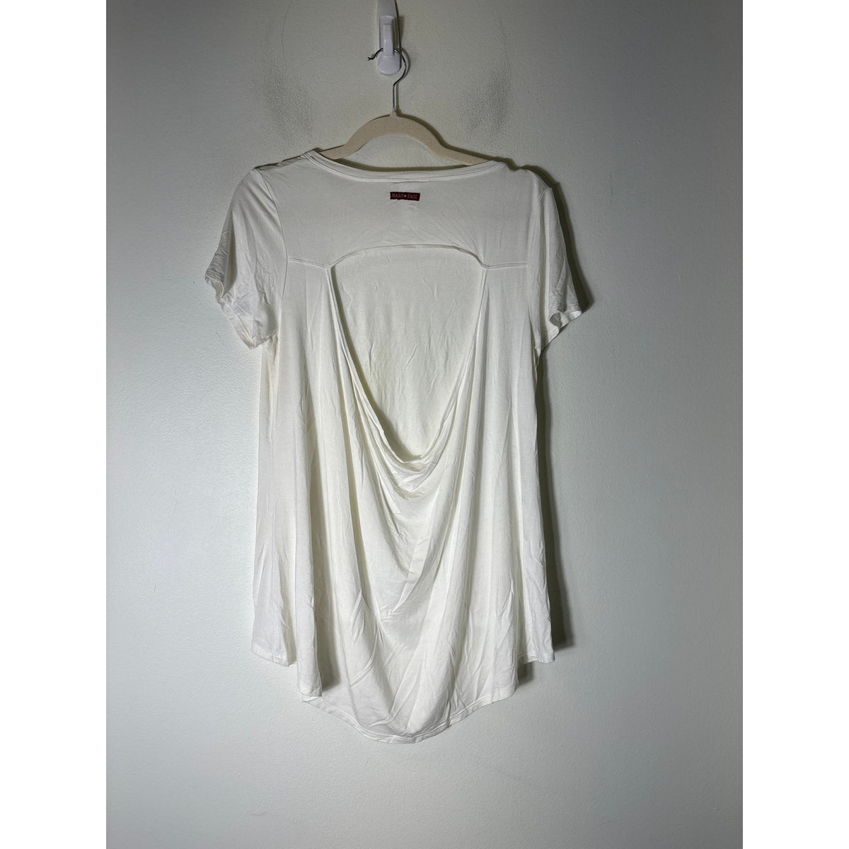 Hard Tail White Short Sleeve Open Back Athletic Top Sz M